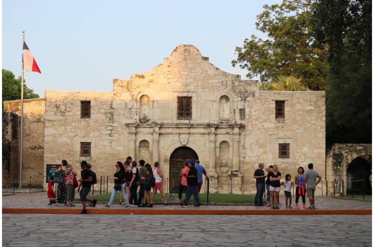 Adorable 2Br Guesthouse Close To Riverwalk And Dt San Antonio Habitación foto