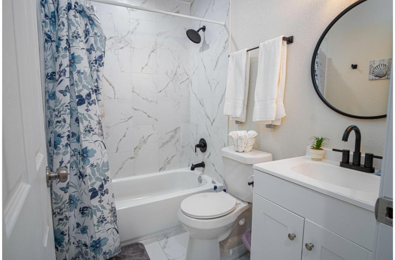 Adorable 2Br Guesthouse Close To Riverwalk And Dt San Antonio Habitación foto